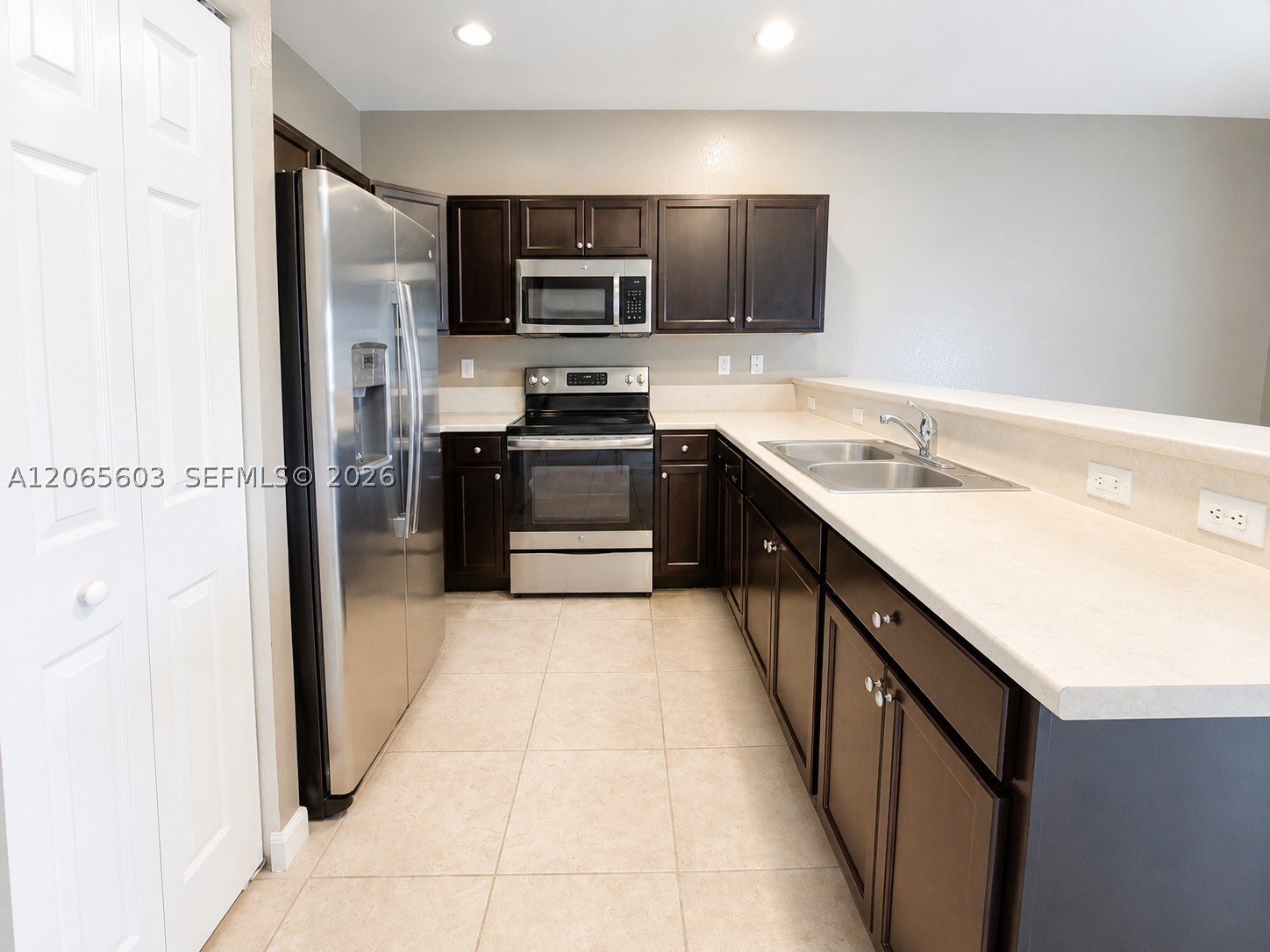 413 Se 32nd Ter 413 Property Photo 4