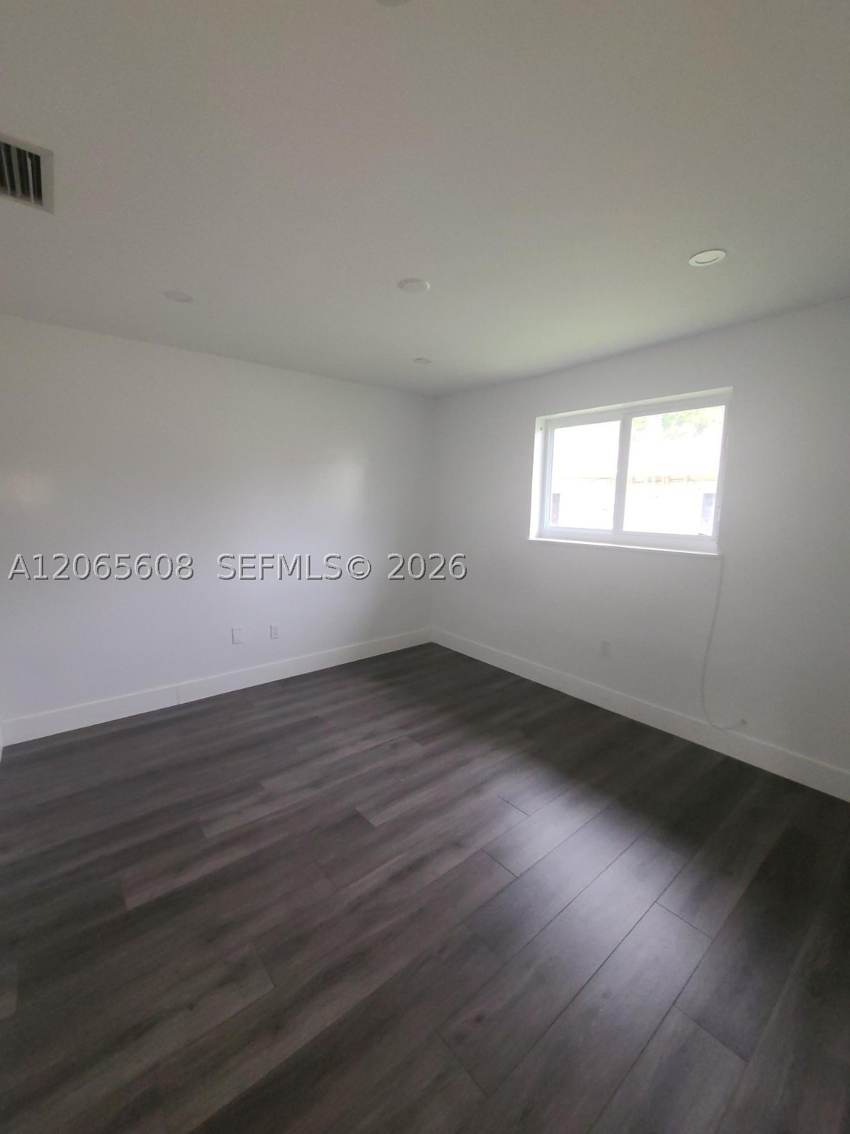 1864 Nw 28th St 2 Property Photo 15