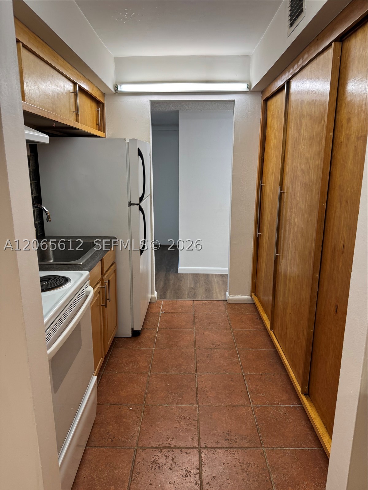 10762 La Placida Dr 7-105 Property Photo 1