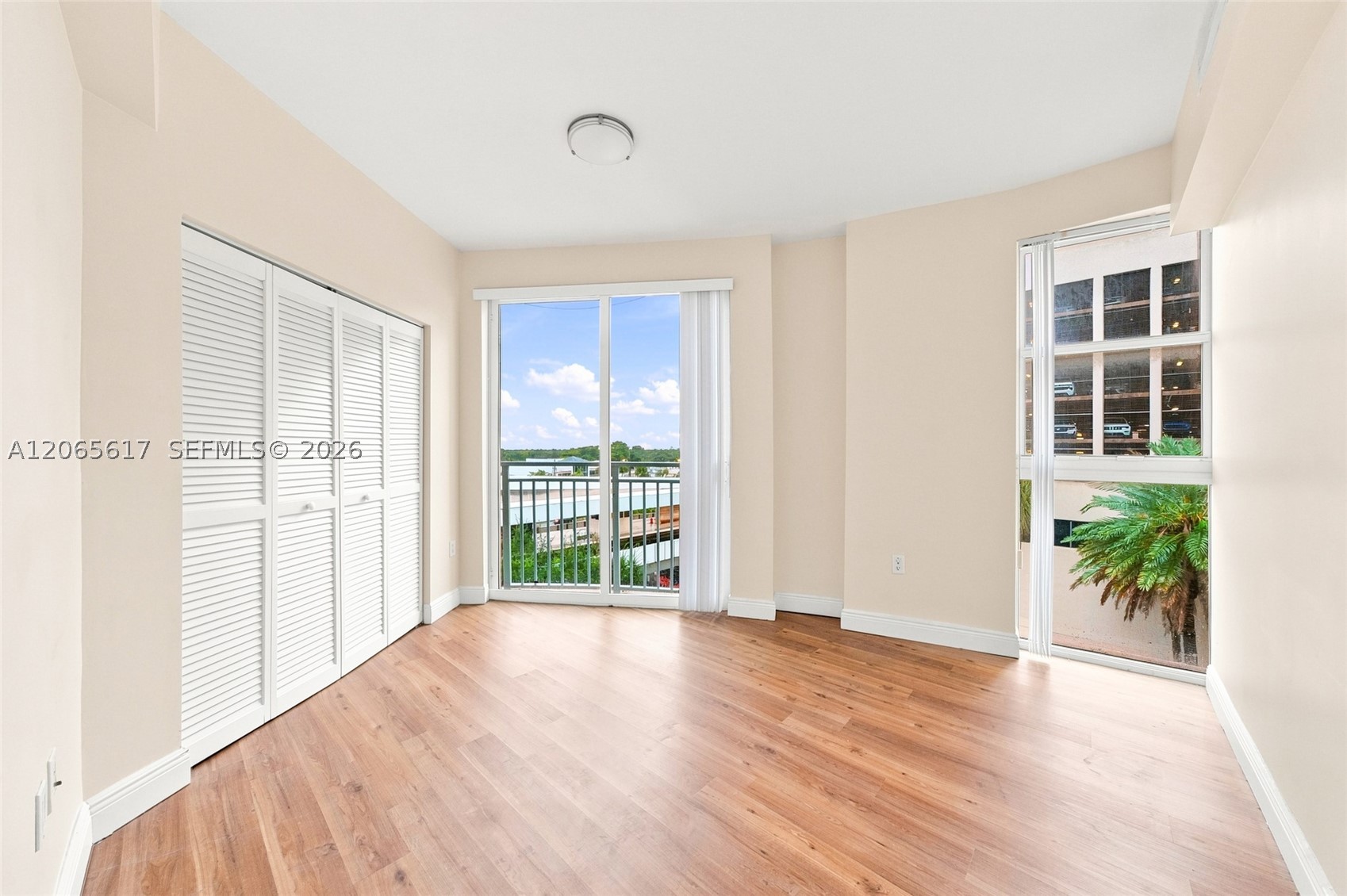 7275 Sw 90th Way 508 Property Photo 4