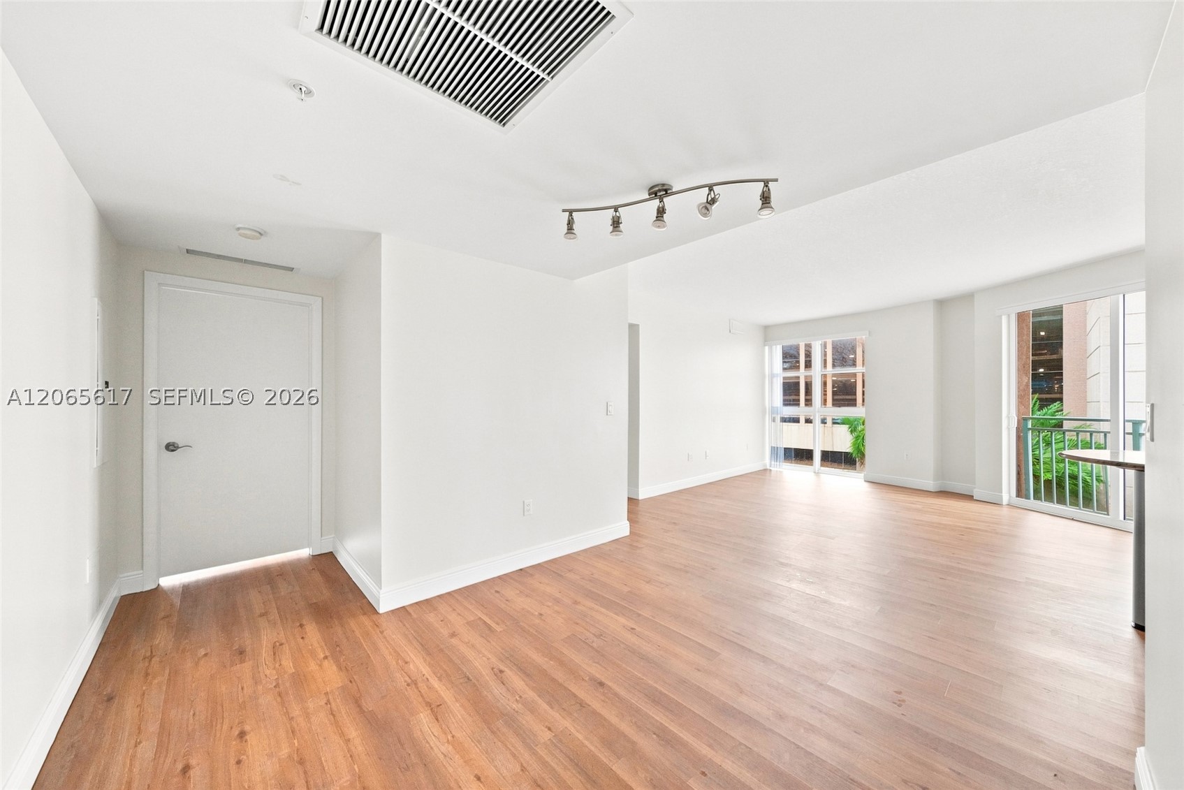 7275 Sw 90th Way 508 Property Photo 5