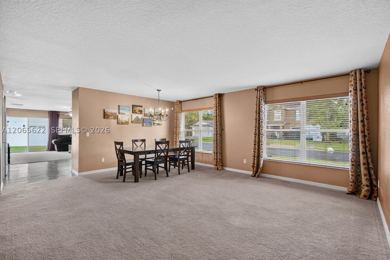 2501 Bullion Loop Property Photo 4