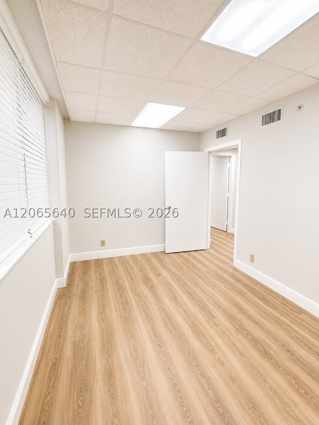 825 Brickell Bay Dr 1751 Property Photo 2