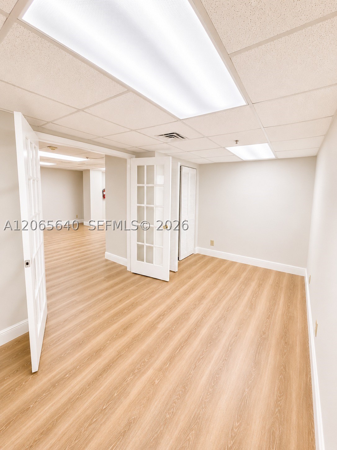 825 Brickell Bay Dr 1751 Property Photo 5