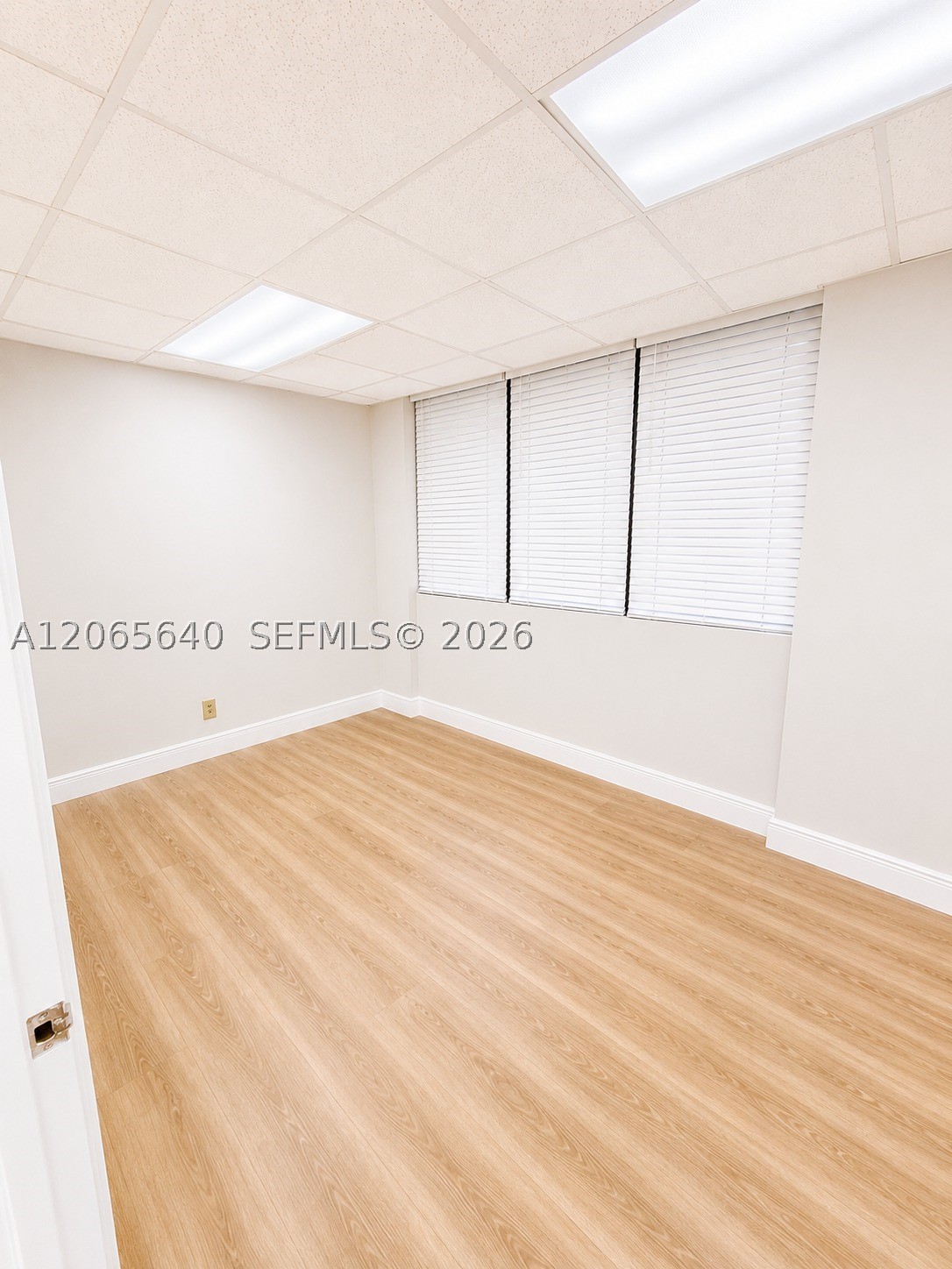825 Brickell Bay Dr 1751 Property Photo 6