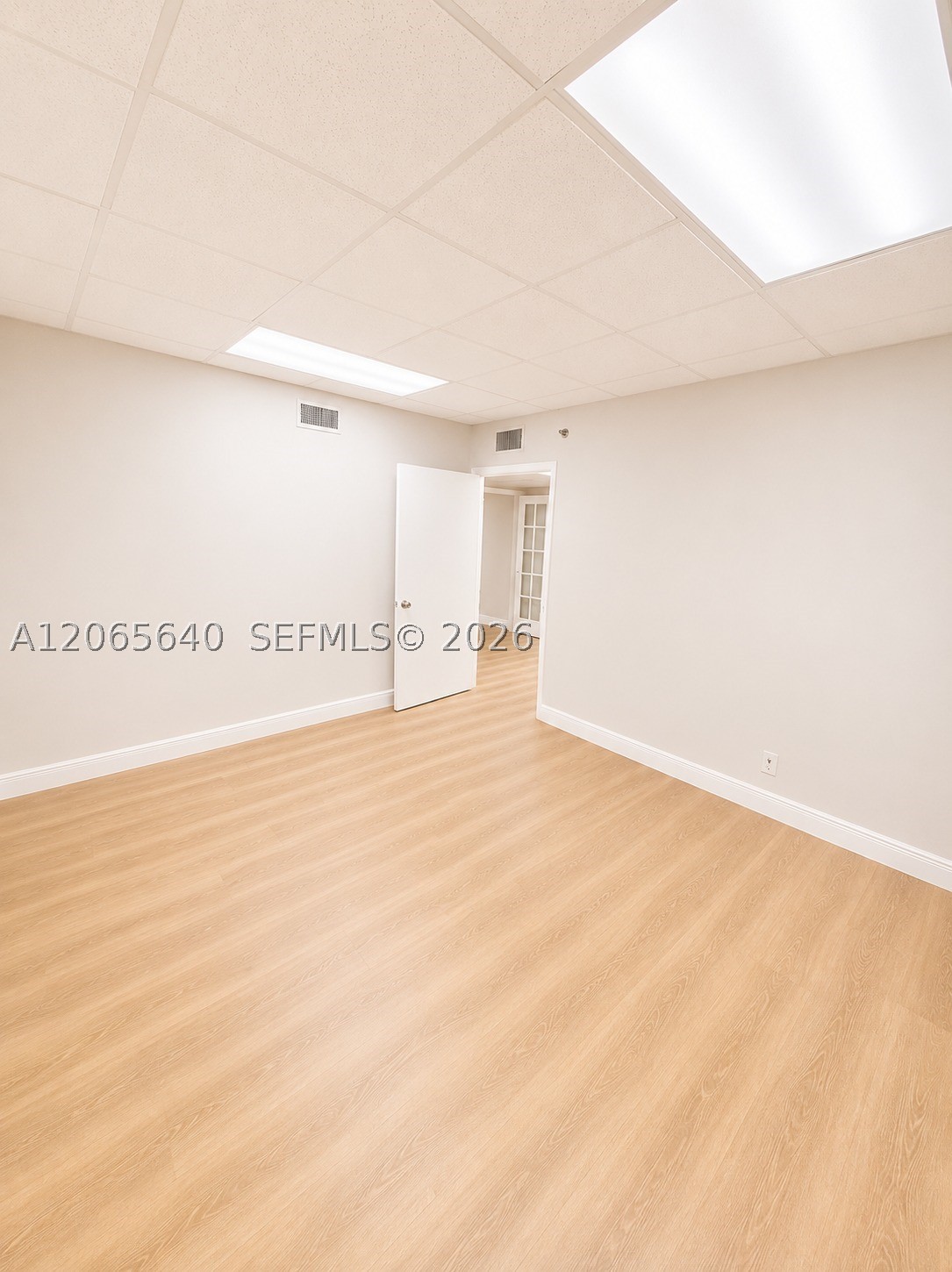 825 Brickell Bay Dr 1751 Property Photo 10