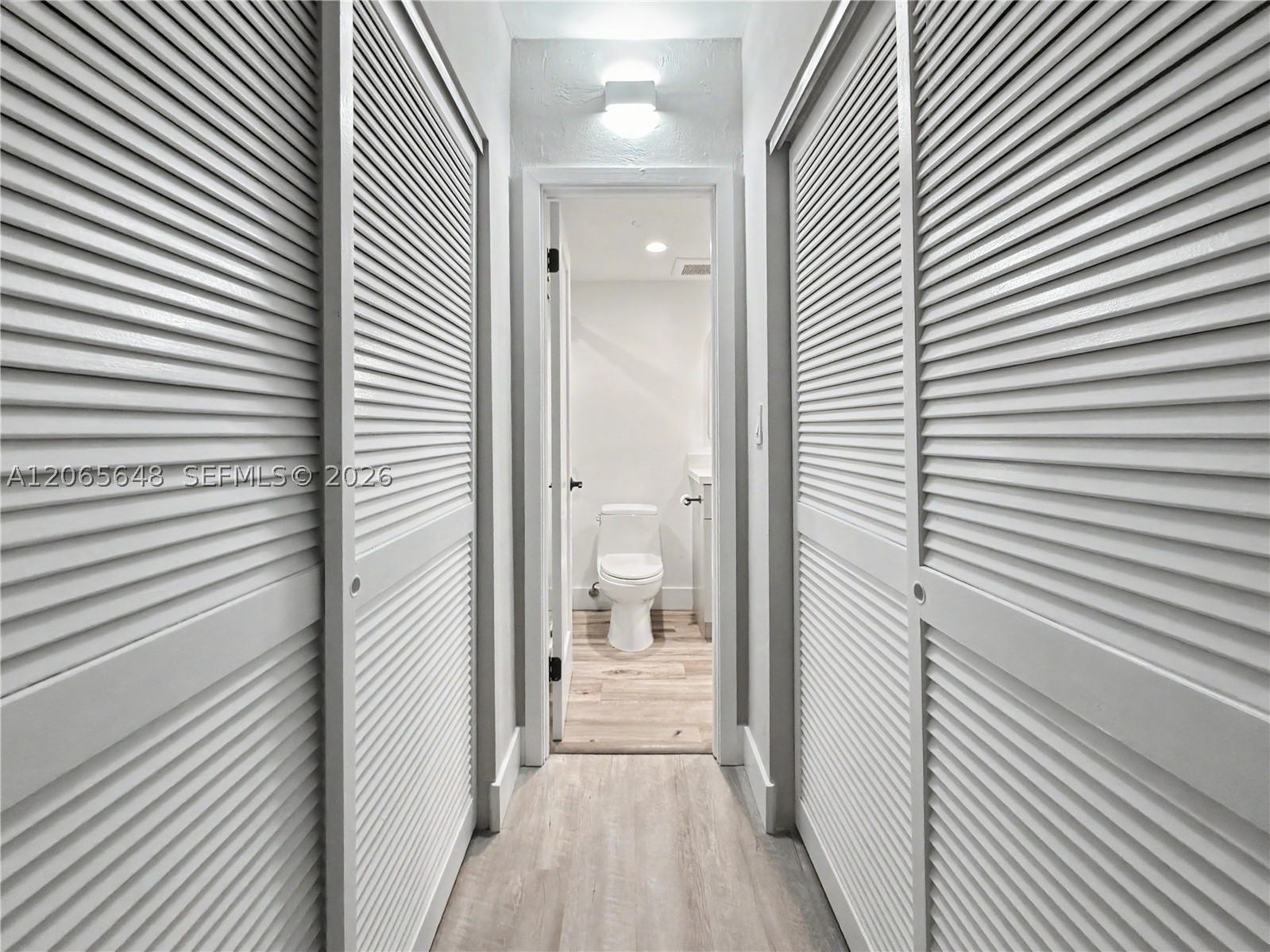 90 Edgewater Dr 818 Property Photo 7