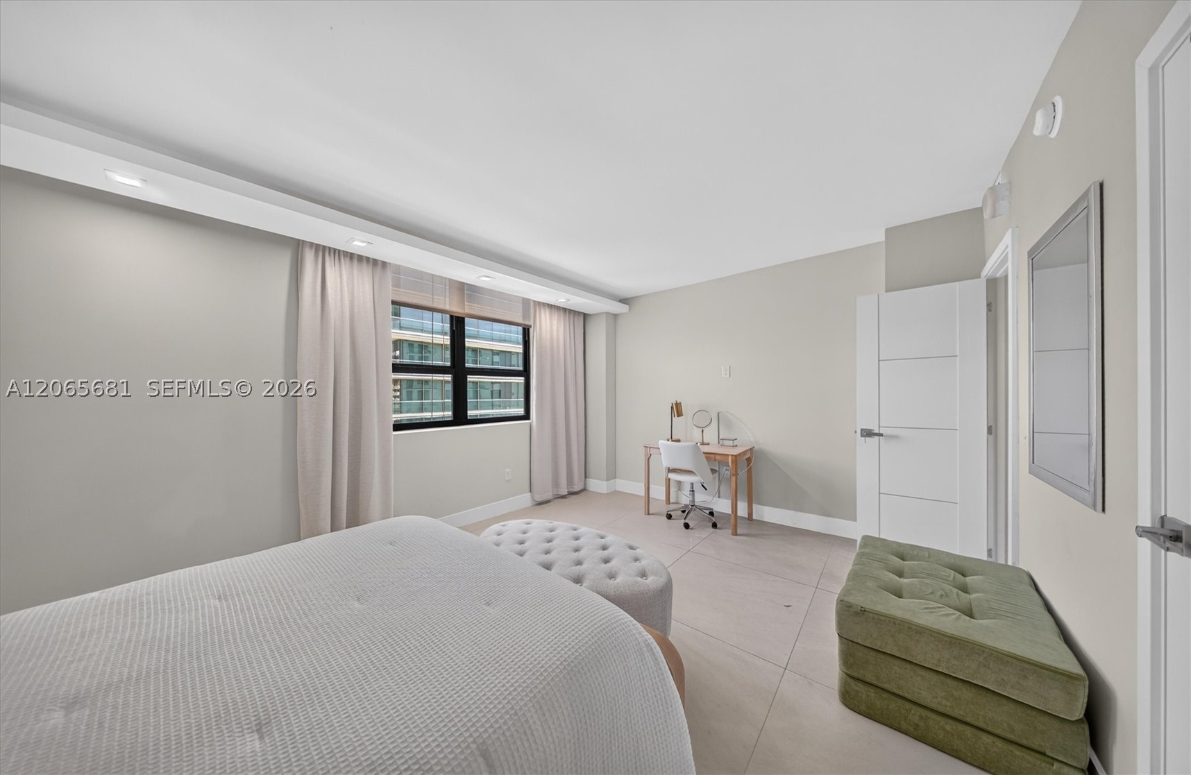 10185 Collins Ave 1223 Property Photo 17