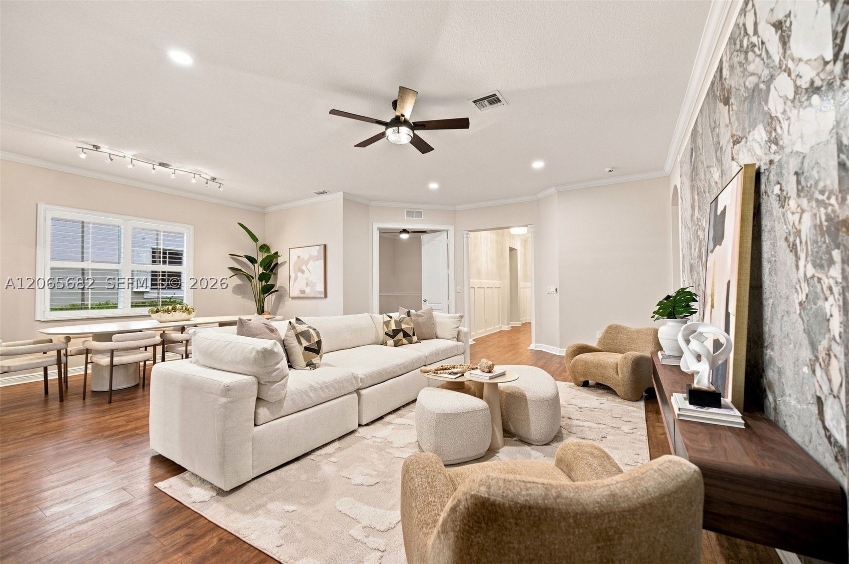 8550 Lakeside Bnd Property Photo 5