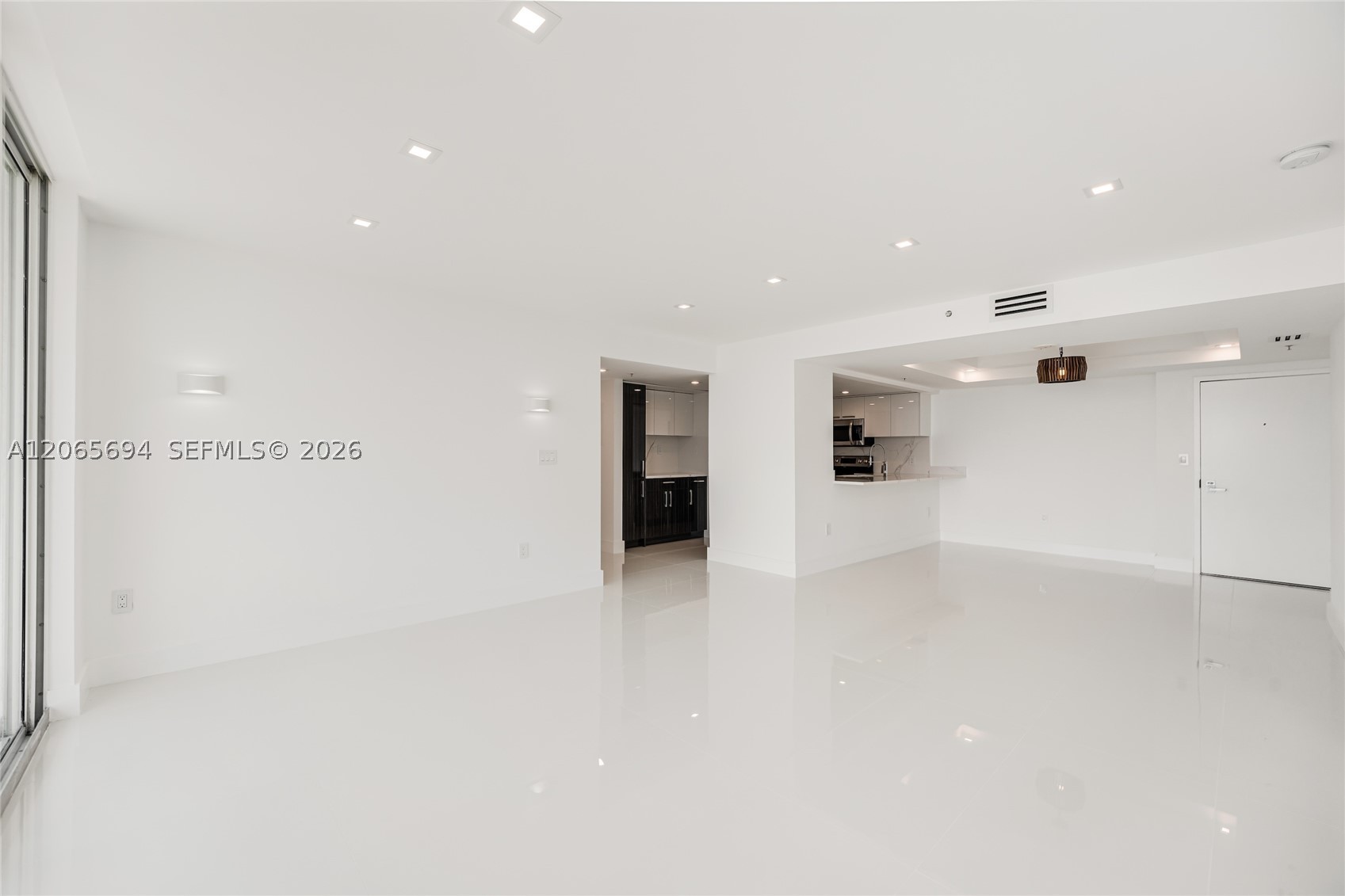 650 West Ave 3008 Property Photo 8