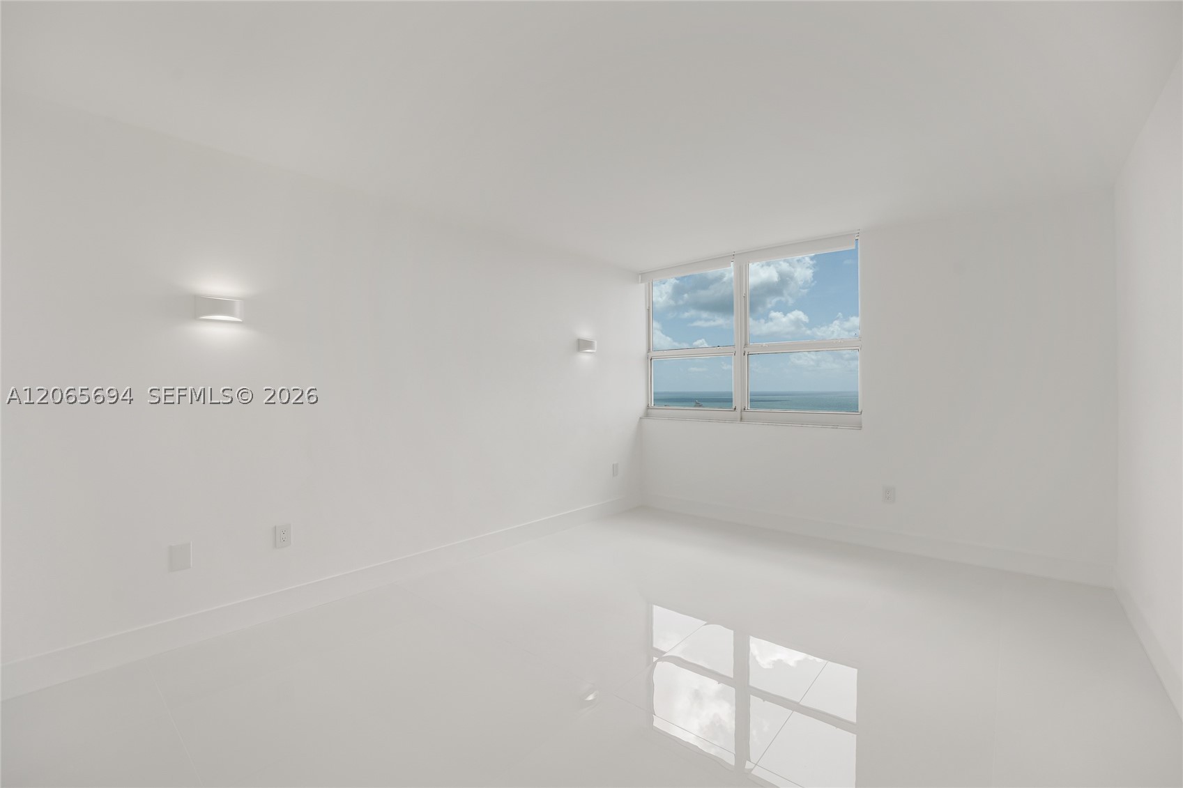 650 West Ave 3008 Property Photo 16