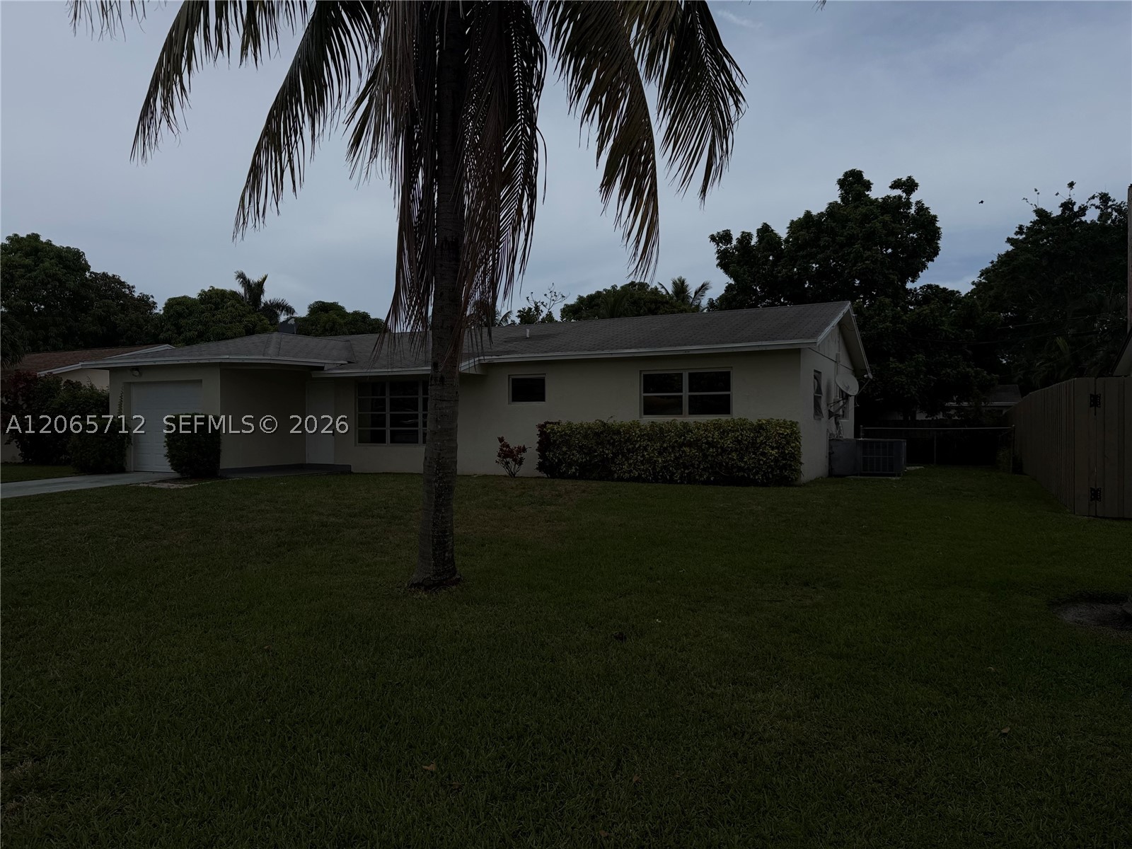 3070 SE 1st Pl Property Photo 1