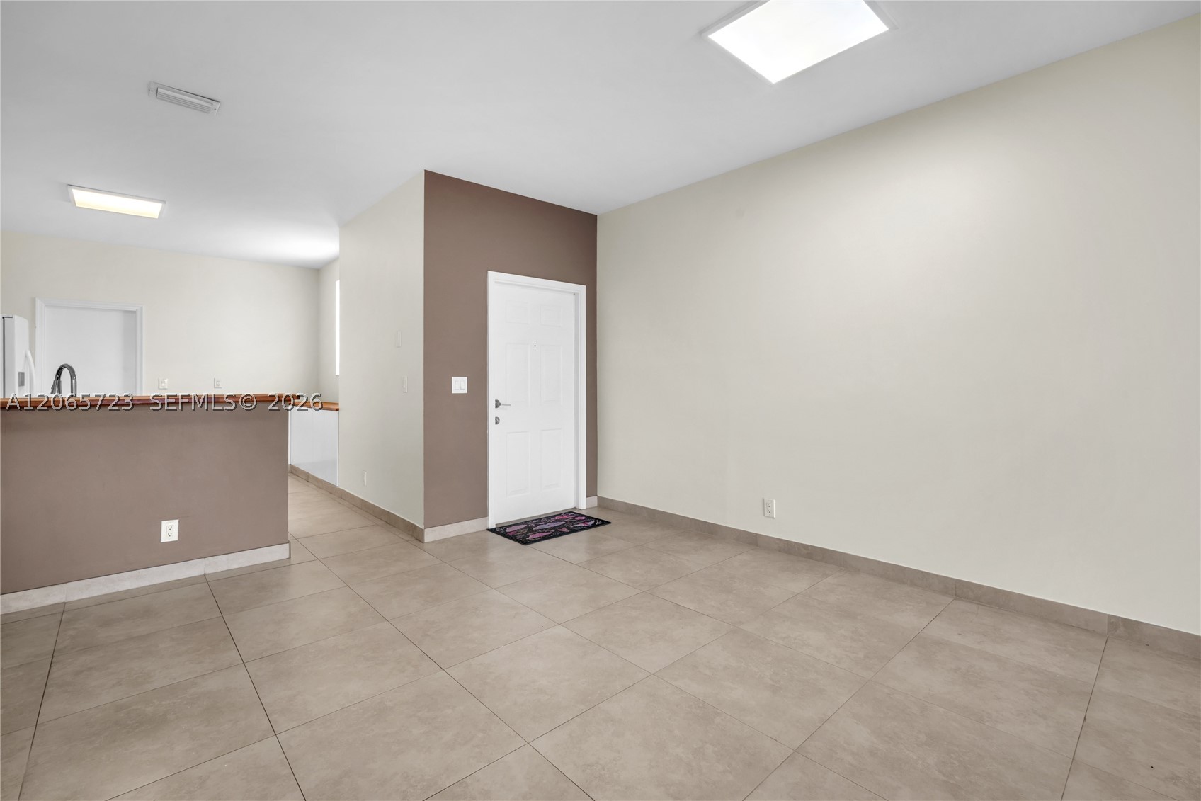 3698 San Simeon Cir Property Photo 4