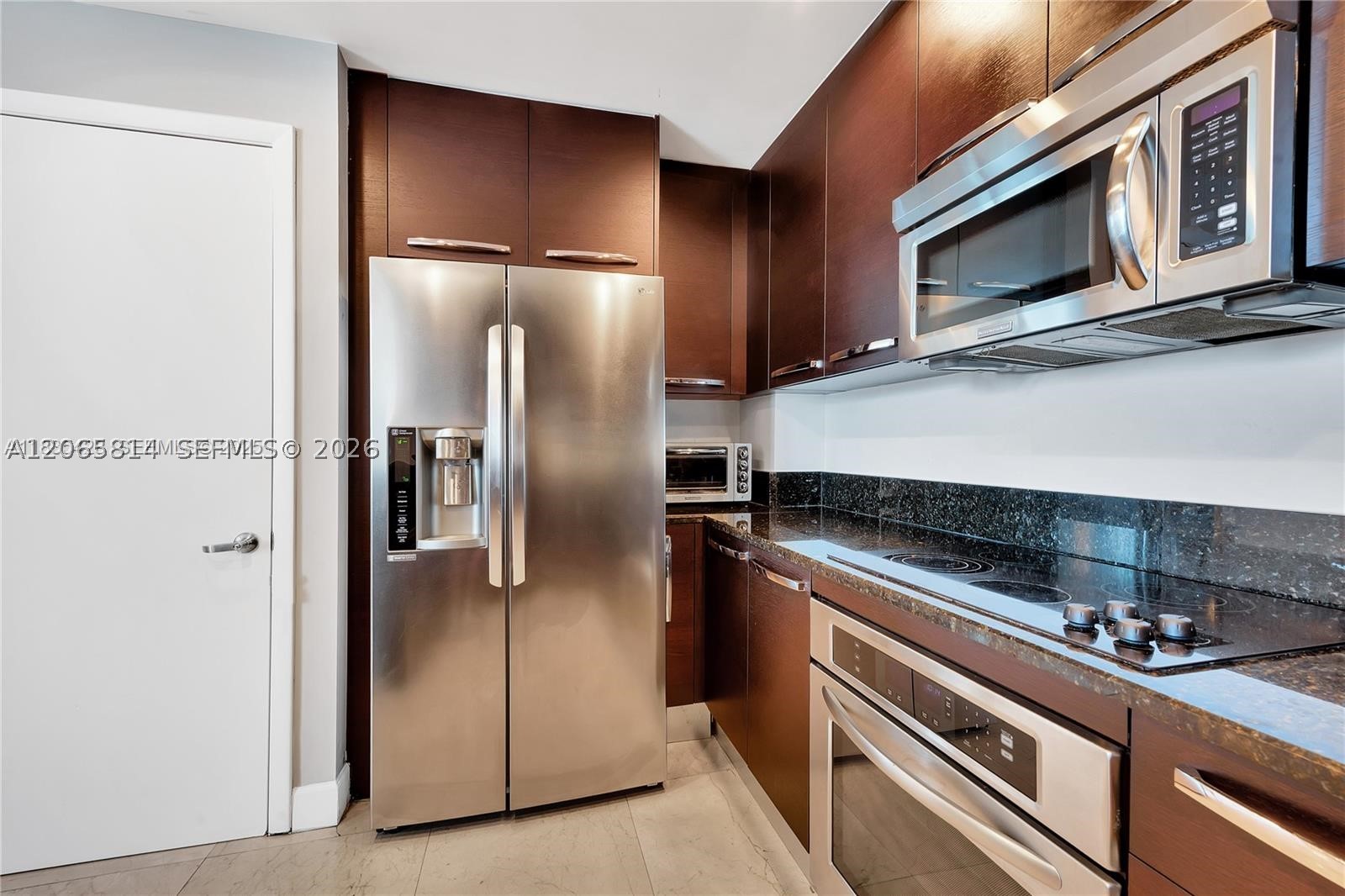 3030 Ne 188th St 603 Property Photo 2