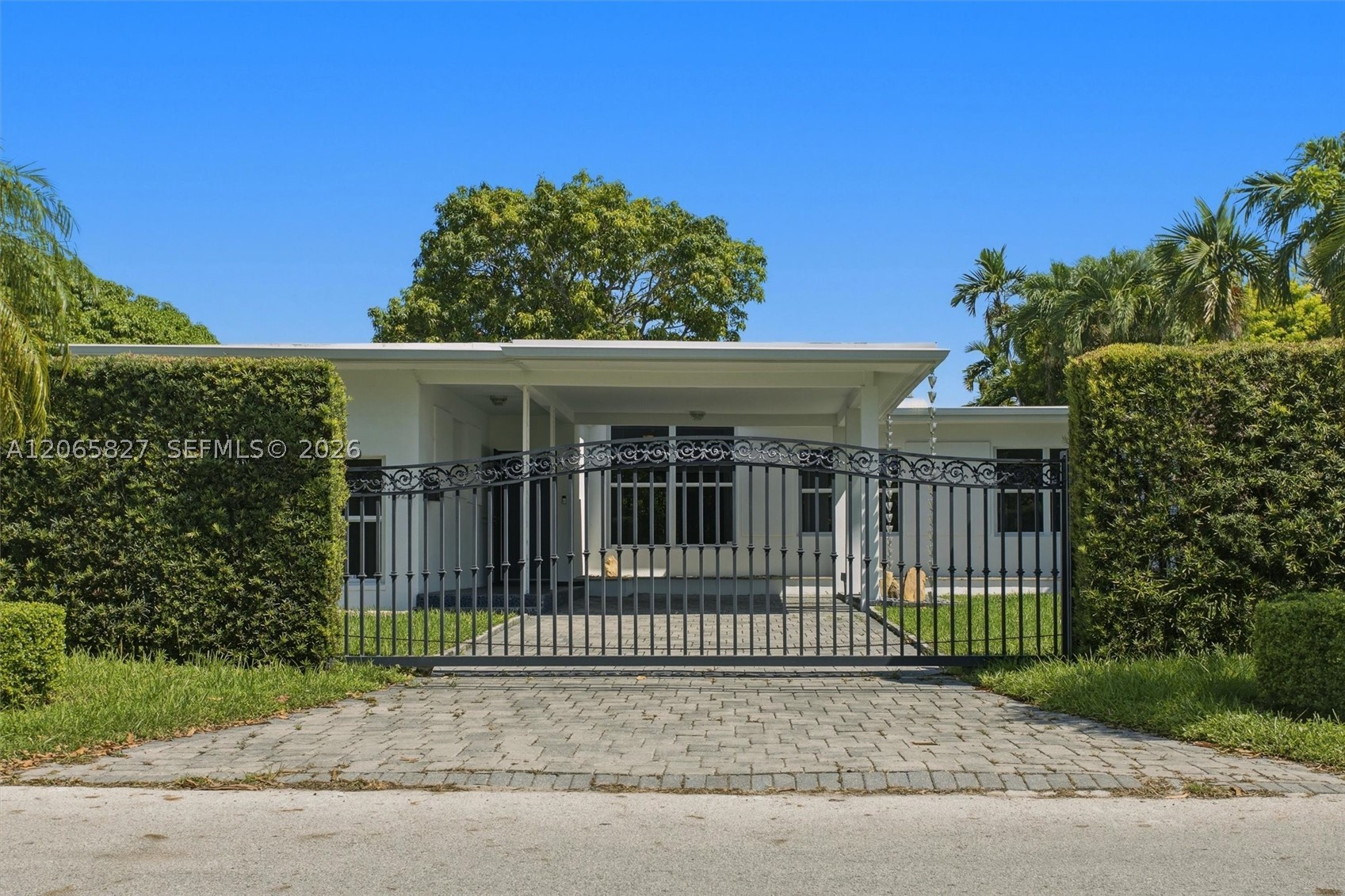1525 Calais Dr Property Photo 2