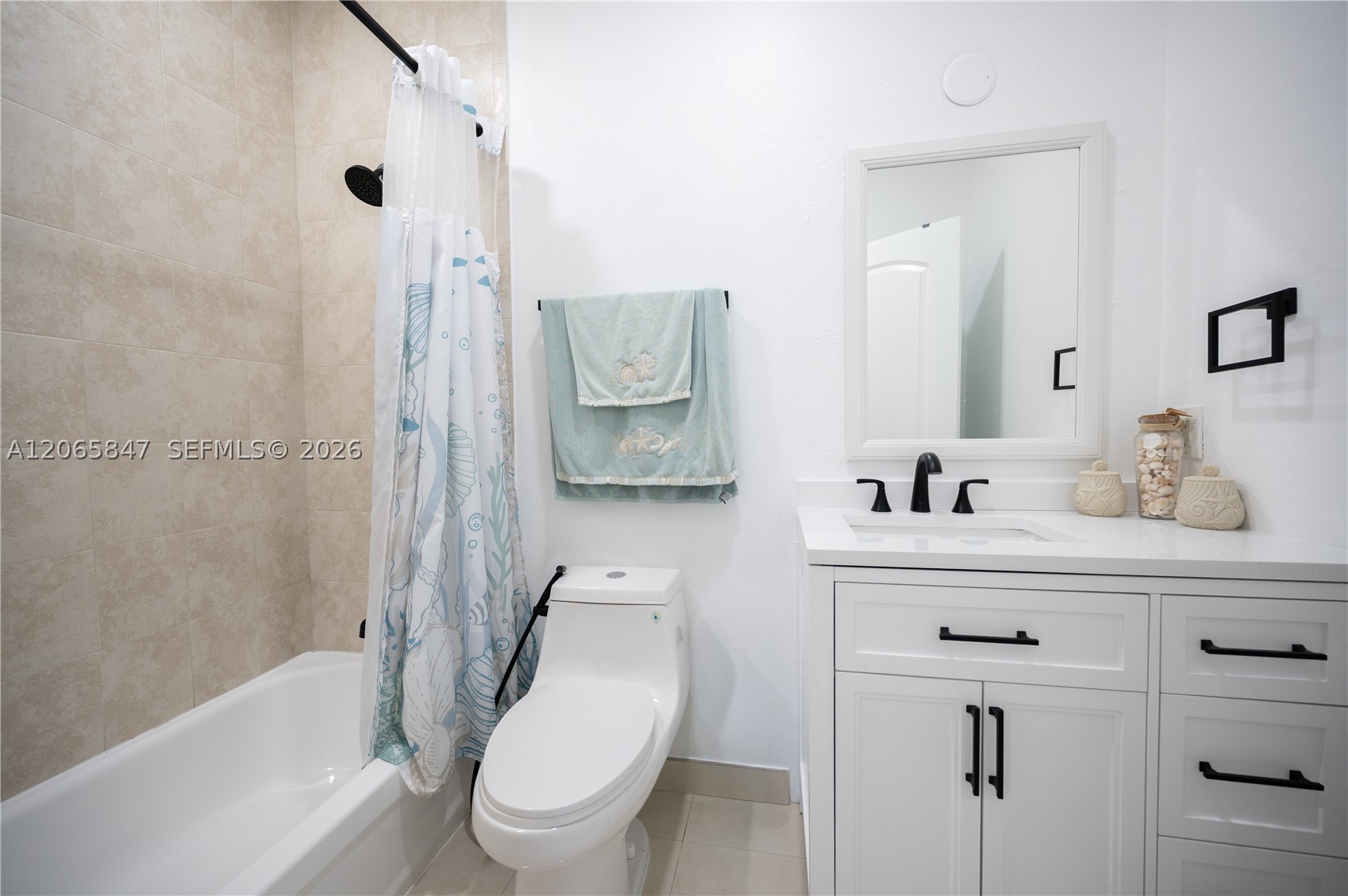 1046 Ne 17th Ter Property Photo 32