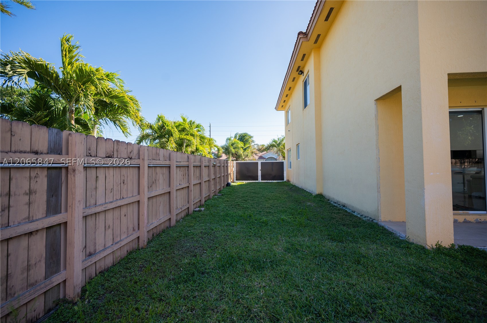 1046 Ne 17th Ter Property Photo 40