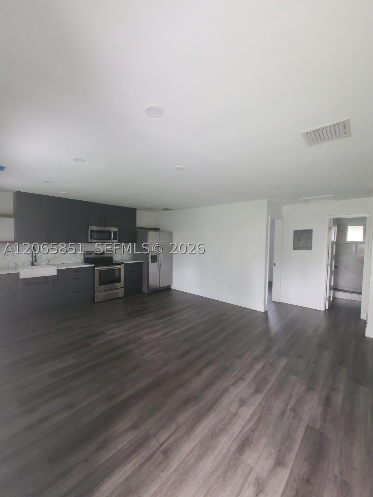 1864 Nw 28th St 3 Property Photo 12