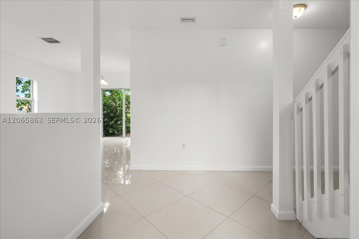 1720 Ne 35 Avenue Property Photo 13