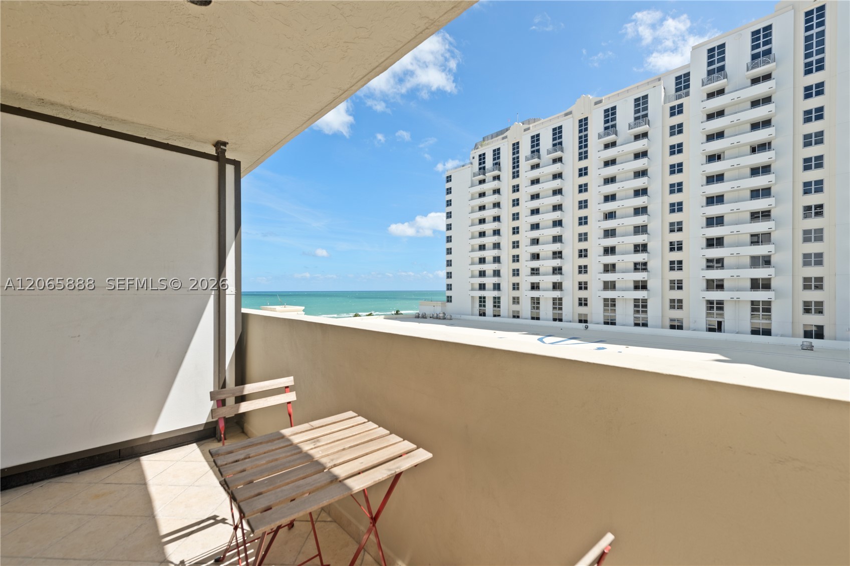 1621 Collins Ave 908 Property Photo 3