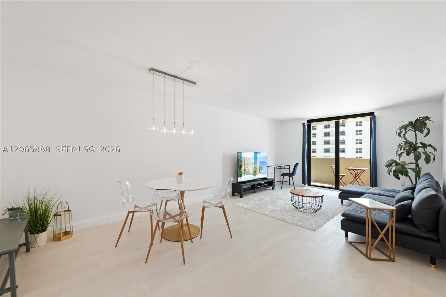 1621 Collins Ave 908 Property Photo 8