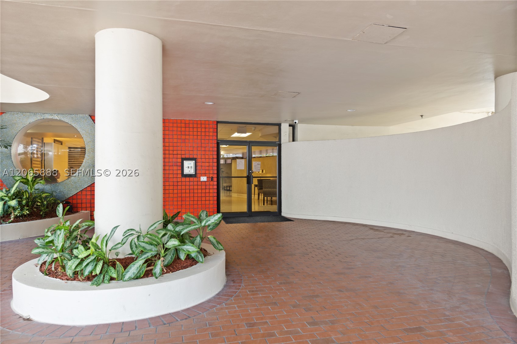 1621 Collins Ave 908 Property Photo 14