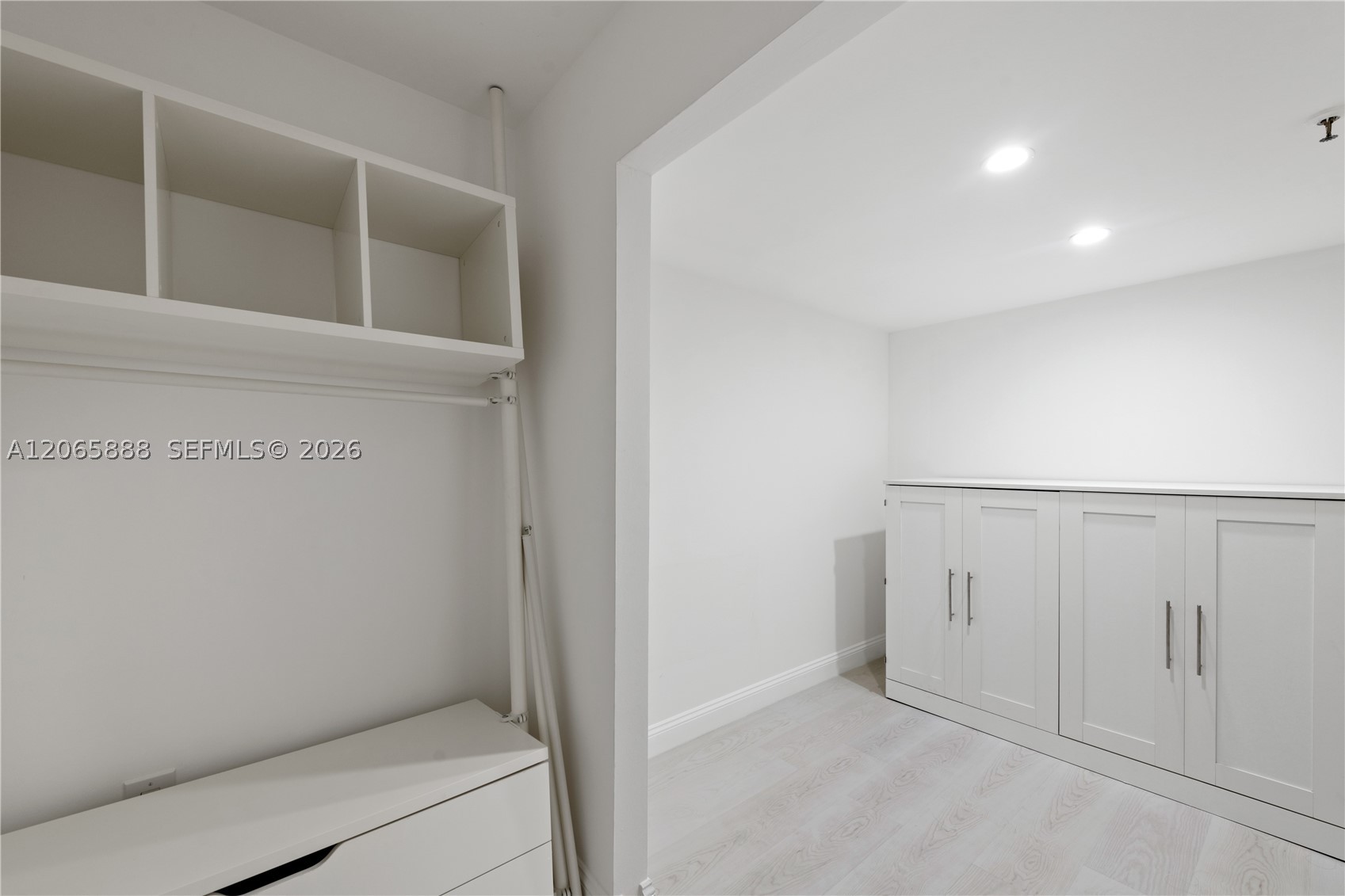 1621 Collins Ave 908 Property Photo 19