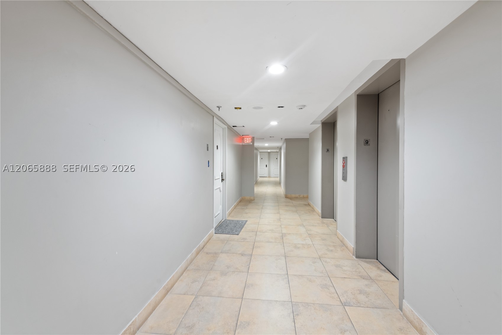 1621 Collins Ave 908 Property Photo 22