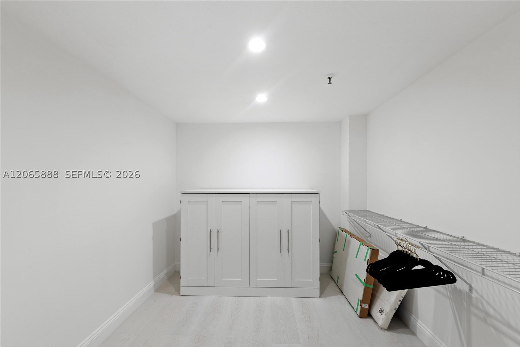 1621 Collins Ave 908 Property Photo 29