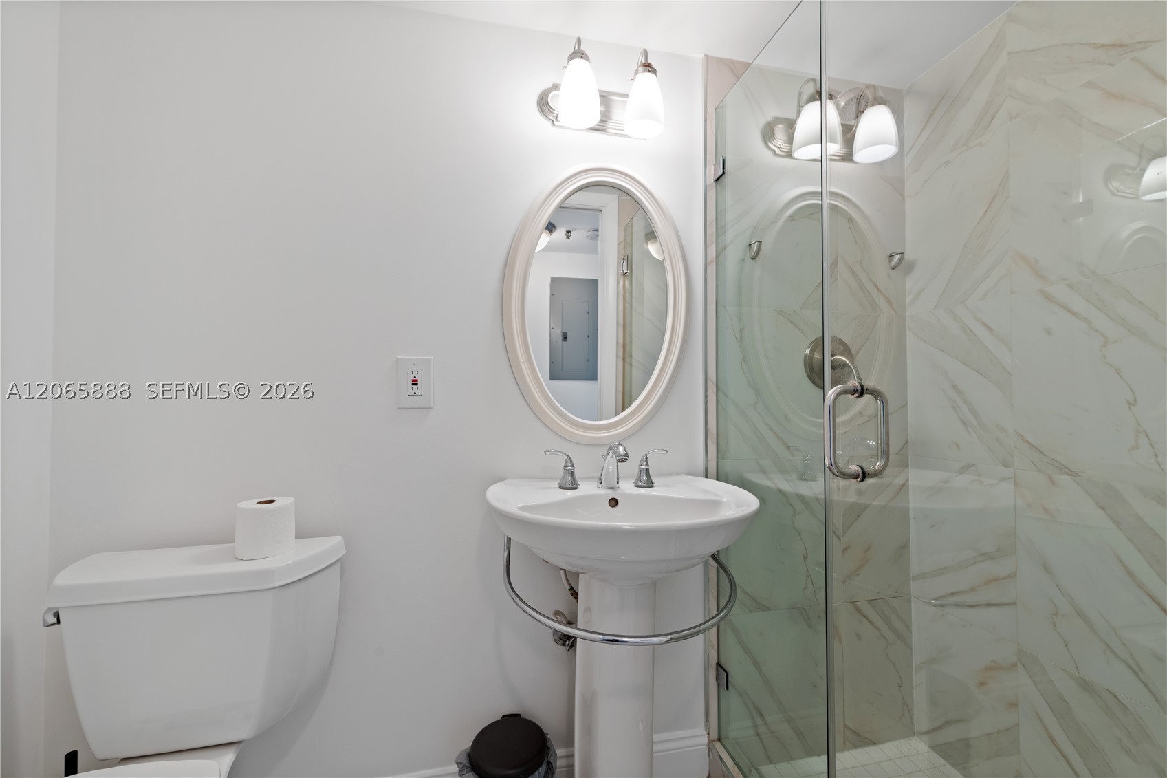 1621 Collins Ave 908 Property Photo 31