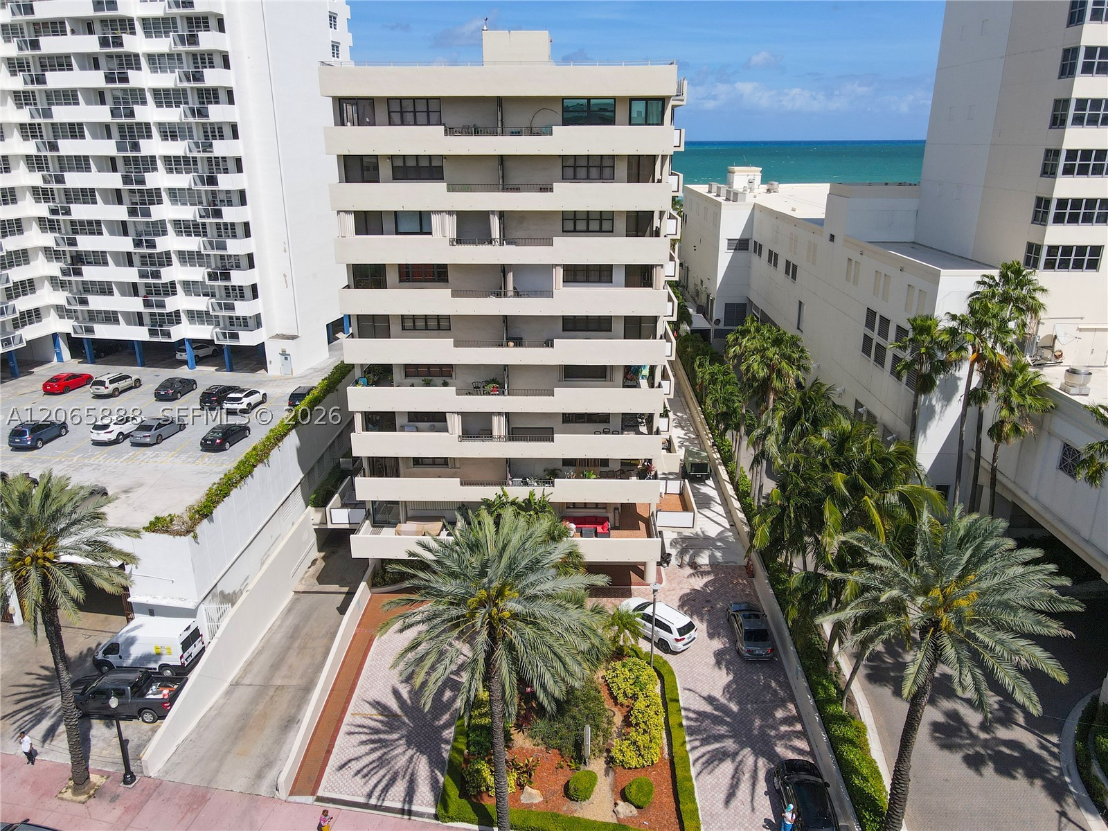 1621 Collins Ave 908 Property Photo 35