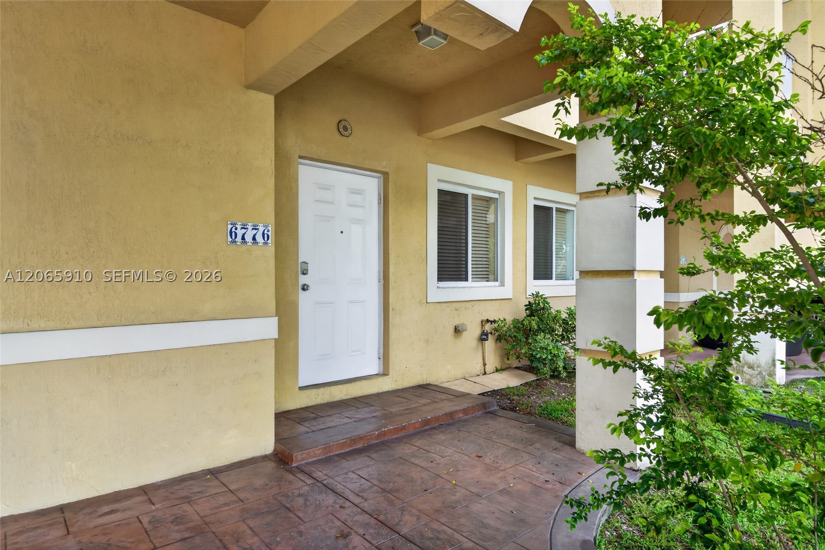 6776 Sw 22nd St Property Photo 5