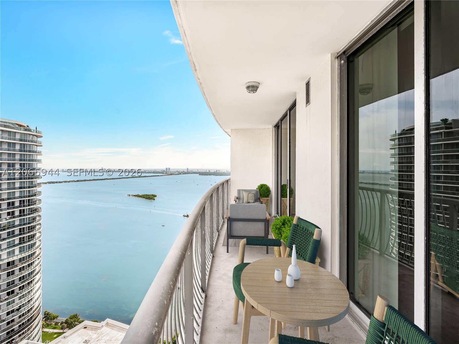 1750 N Bayshore Dr PH-5309 Property Photo 1