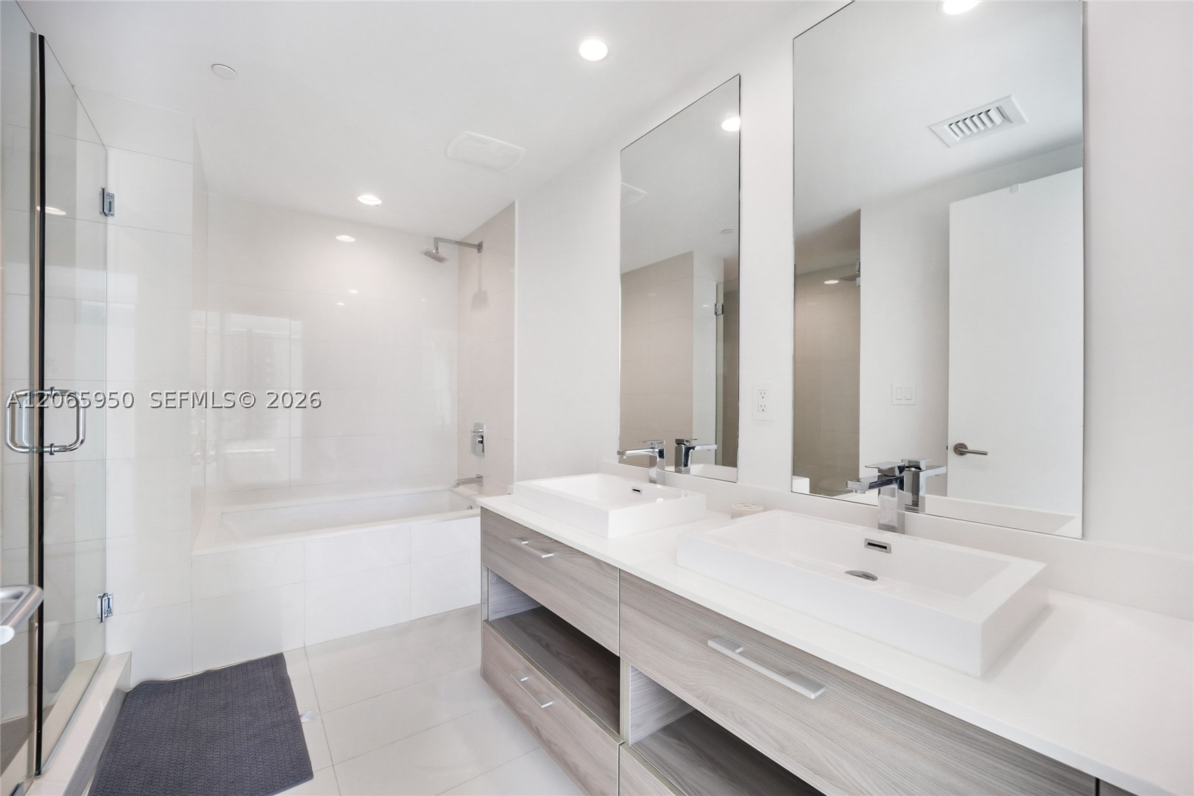 1300 S Miami Ave 1705 Property Photo 6