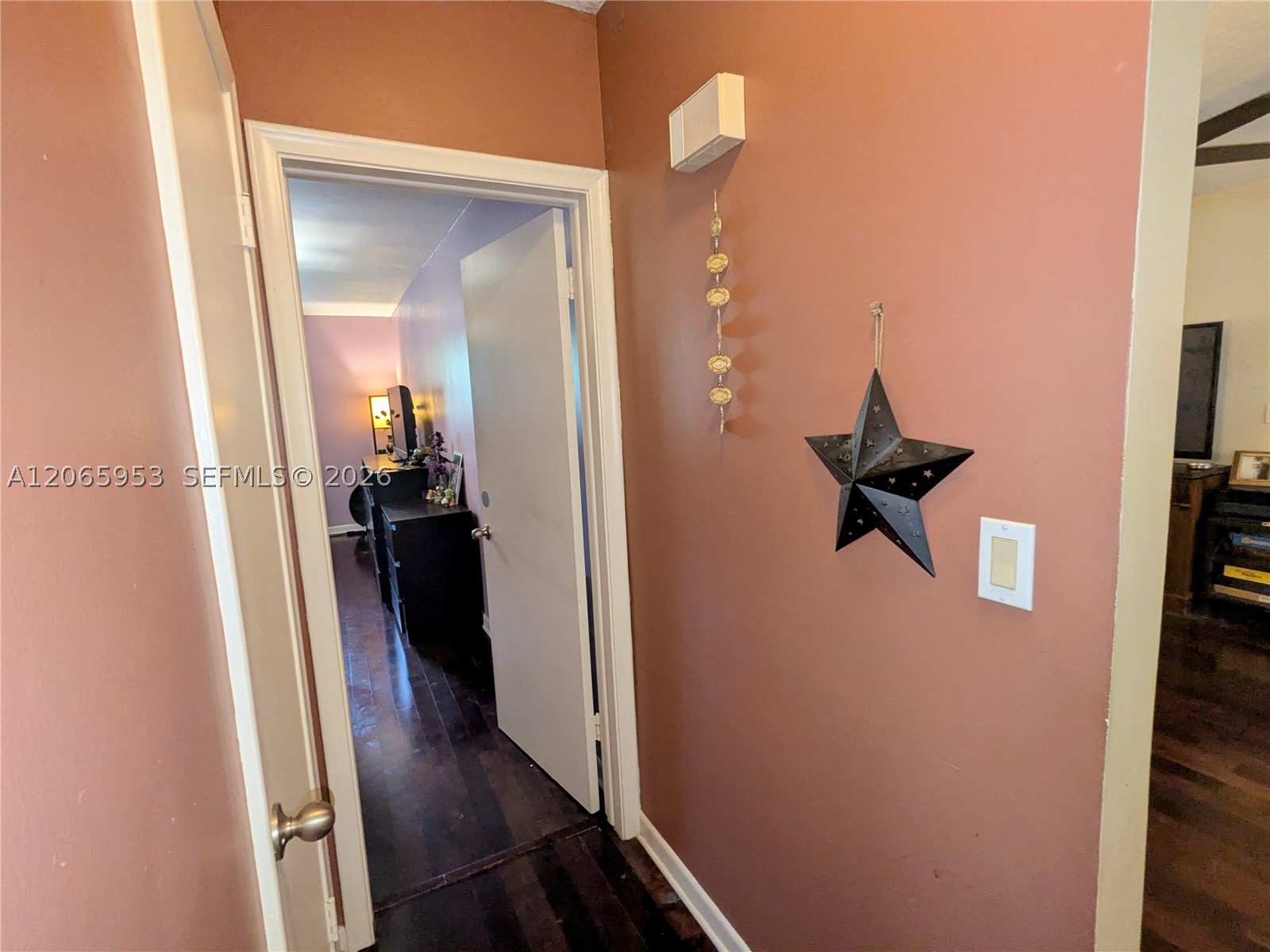 1905 N 47th Ave Property Photo 15