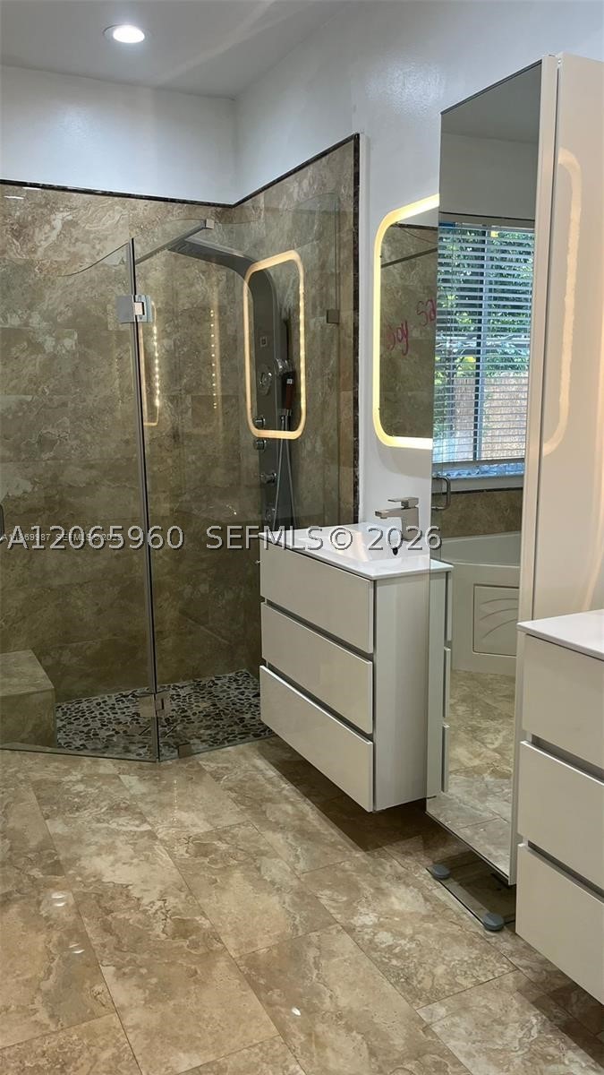 19353 Sw 60th Ct Property Photo 6