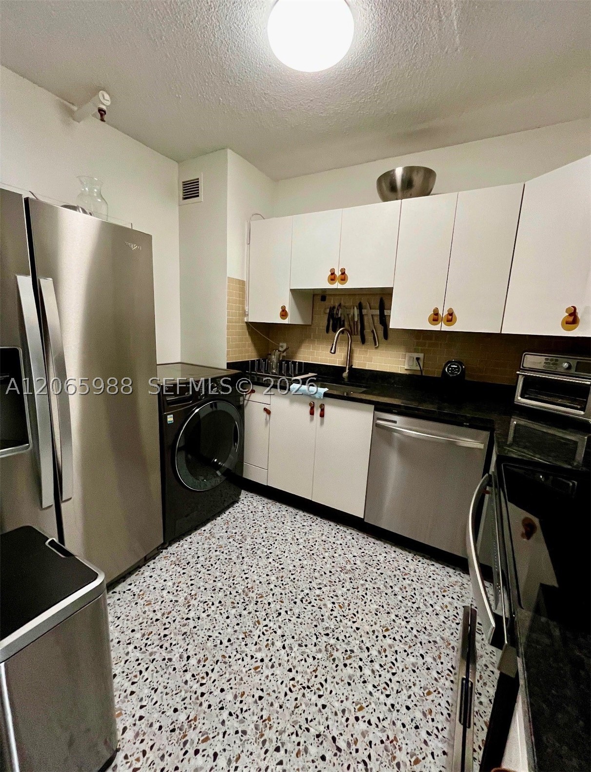 900 Bay Dr 207 Property Photo 21