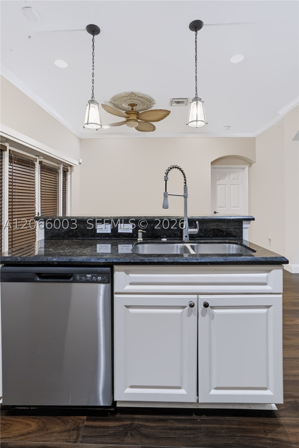 4927 Lombard Pass Dr Property Photo 10