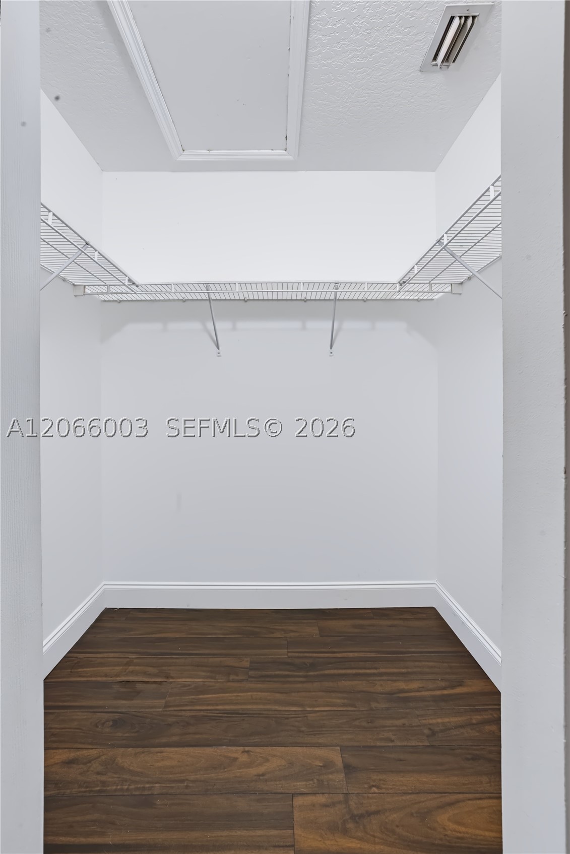 4927 Lombard Pass Dr Property Photo 20
