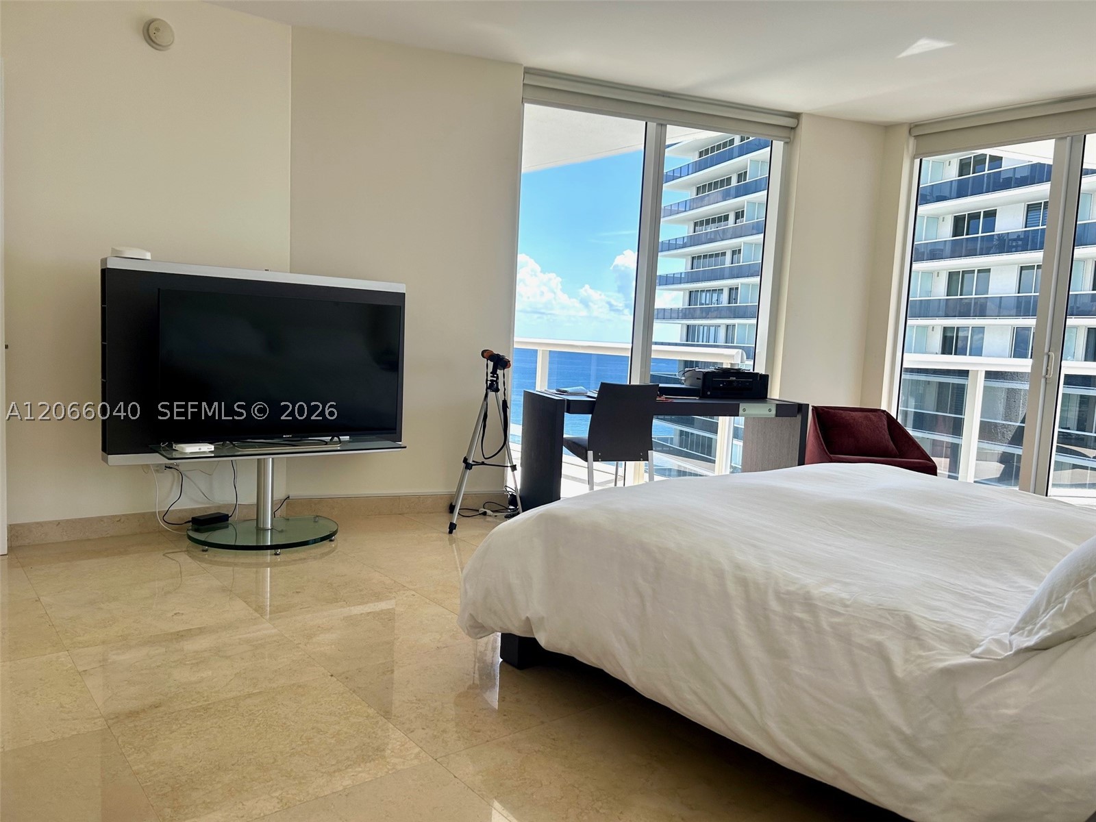 1800 S Ocean Dr 4005 Property Photo 16