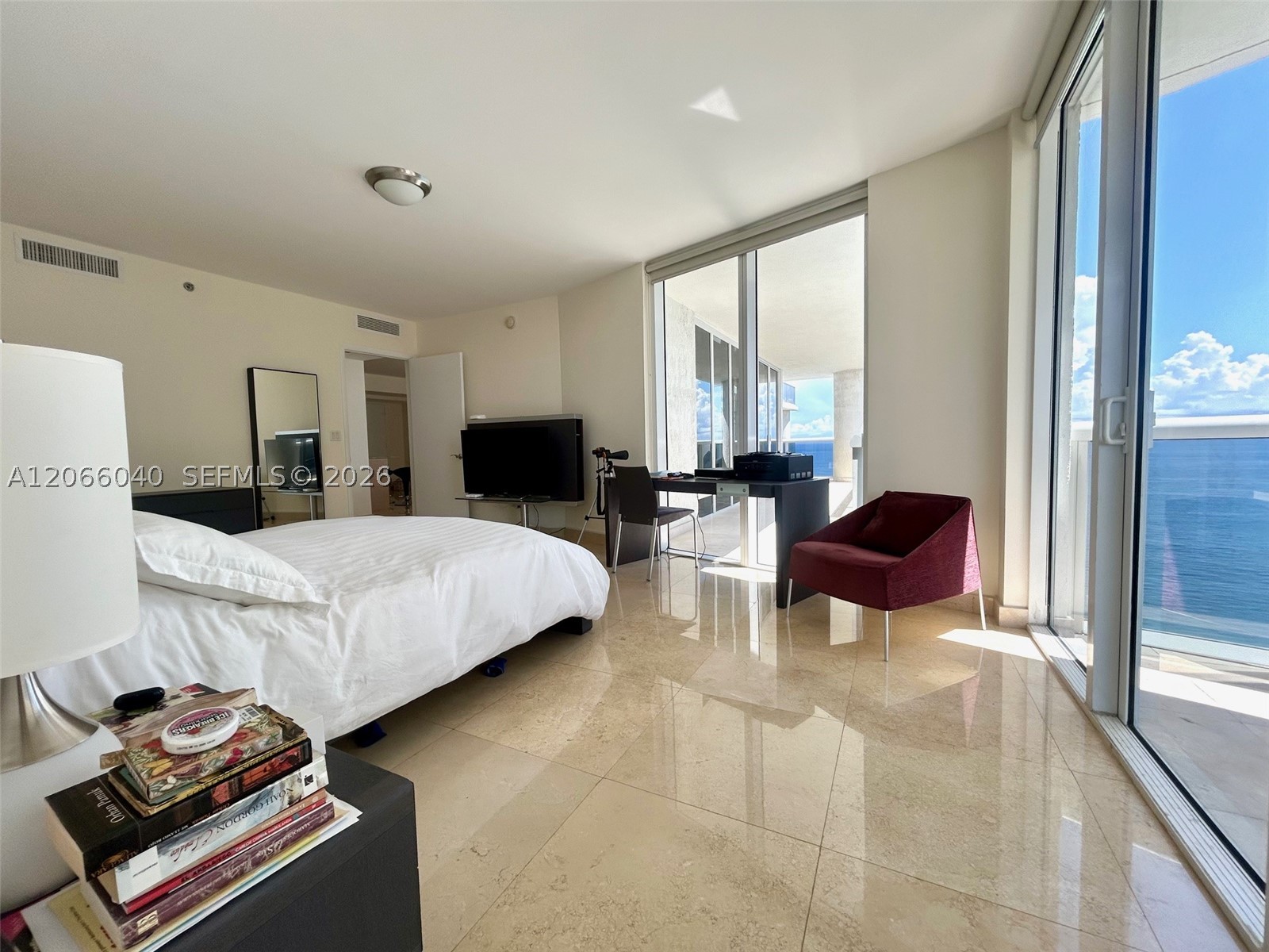1800 S Ocean Dr 4005 Property Photo 18
