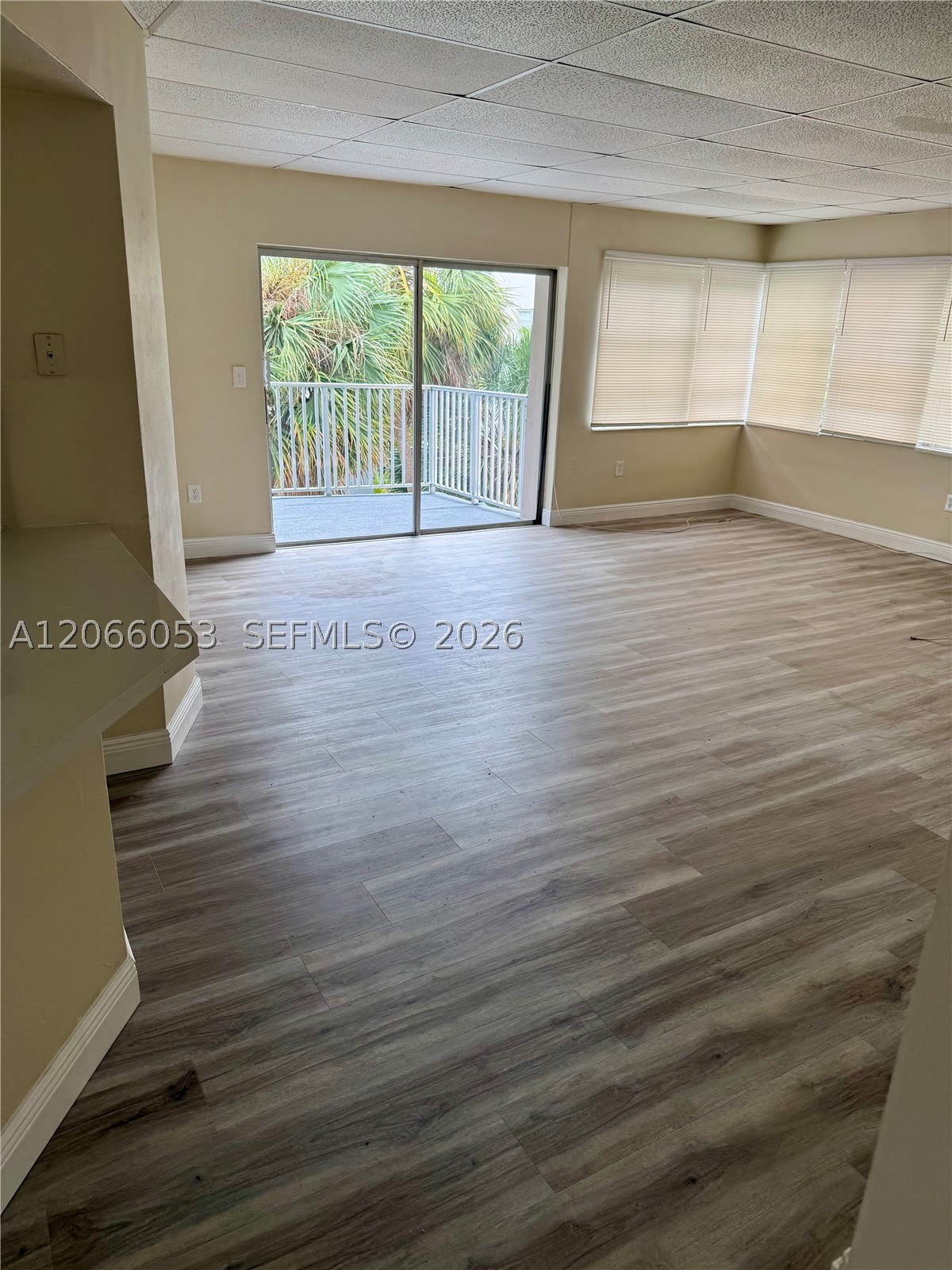 9390 E Bay Harbor Dr 10 Property Photo 2