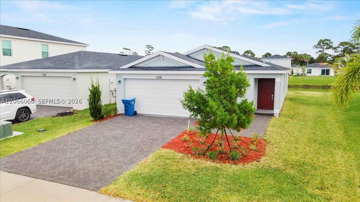 1338 Colebrook Cir S. Property Photo 1