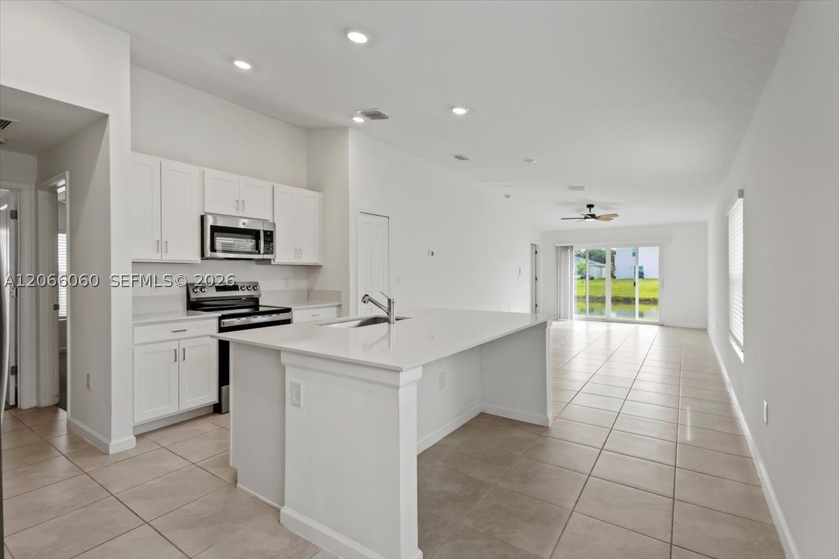 1338 Colebrook Cir S. Property Photo 4