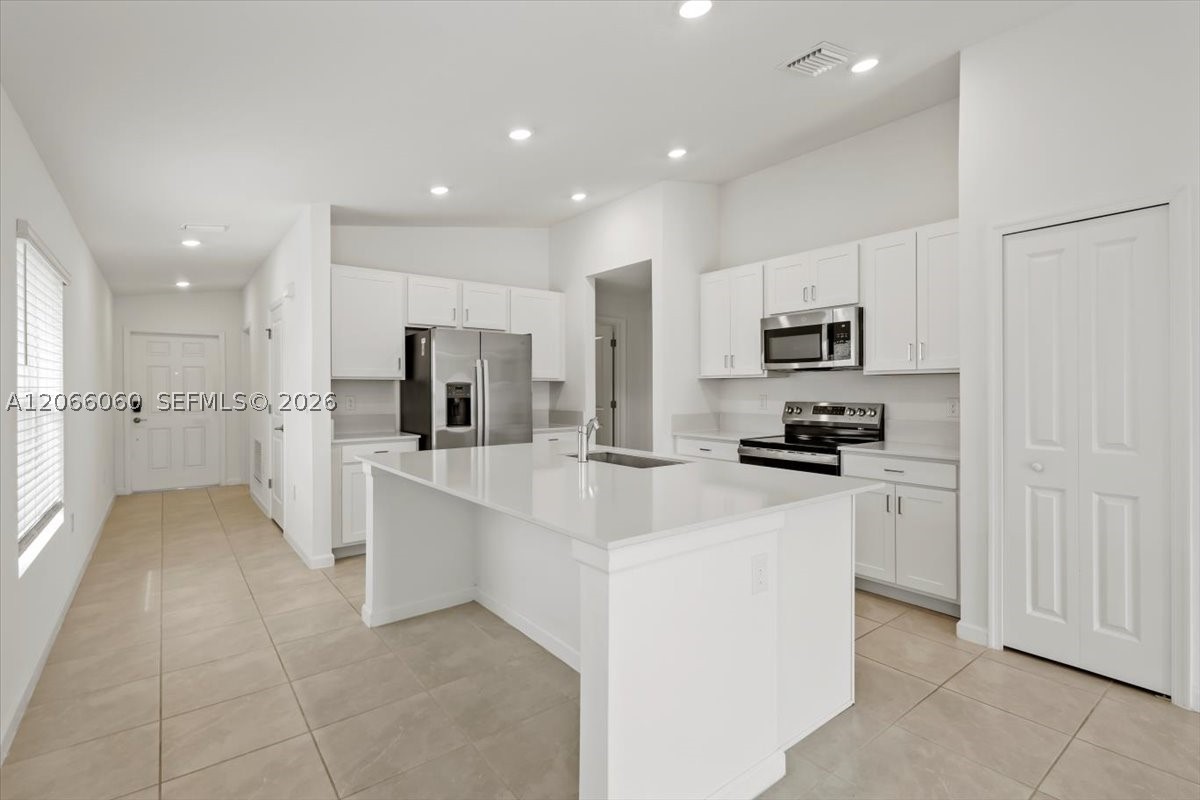1338 Colebrook Cir S. Property Photo 6