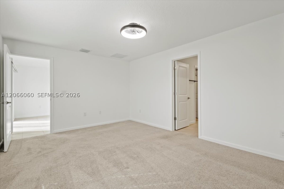 1338 Colebrook Cir S. Property Photo 8
