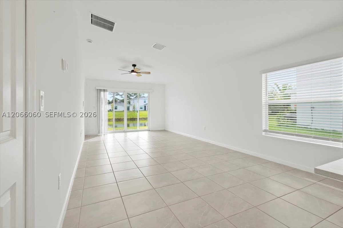1338 Colebrook Cir S. Property Photo 12