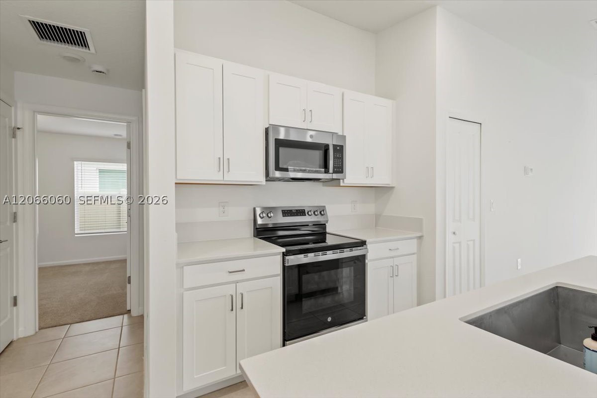 1338 Colebrook Cir S. Property Photo 19