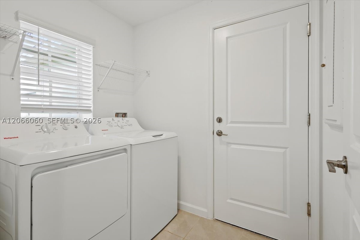 1338 Colebrook Cir S. Property Photo 25