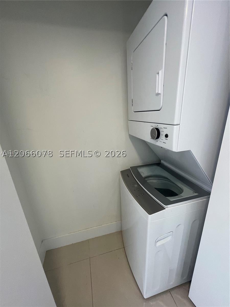 1765 Normandy Dr Property Photo 10